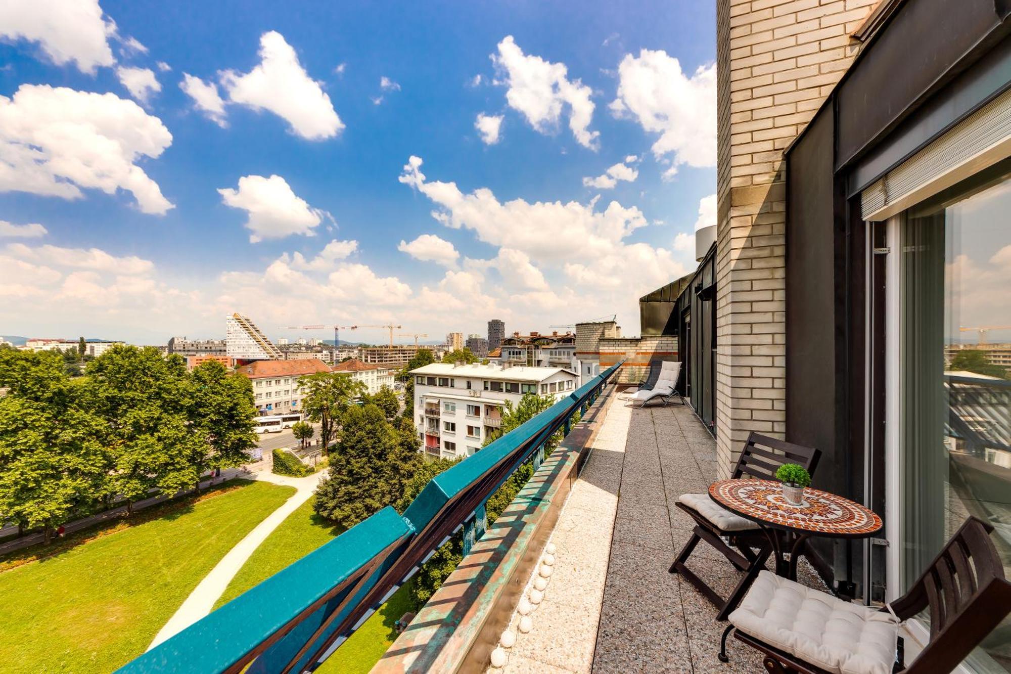 Luxe Penthouse With A Castle View Ljubljana Exterior foto